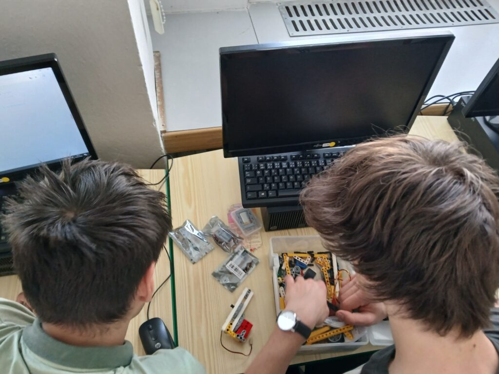 Wonder Building – Microbit